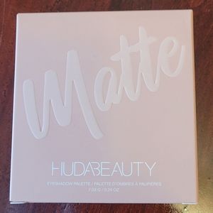 Huda Beauty Matte Cool obsessions